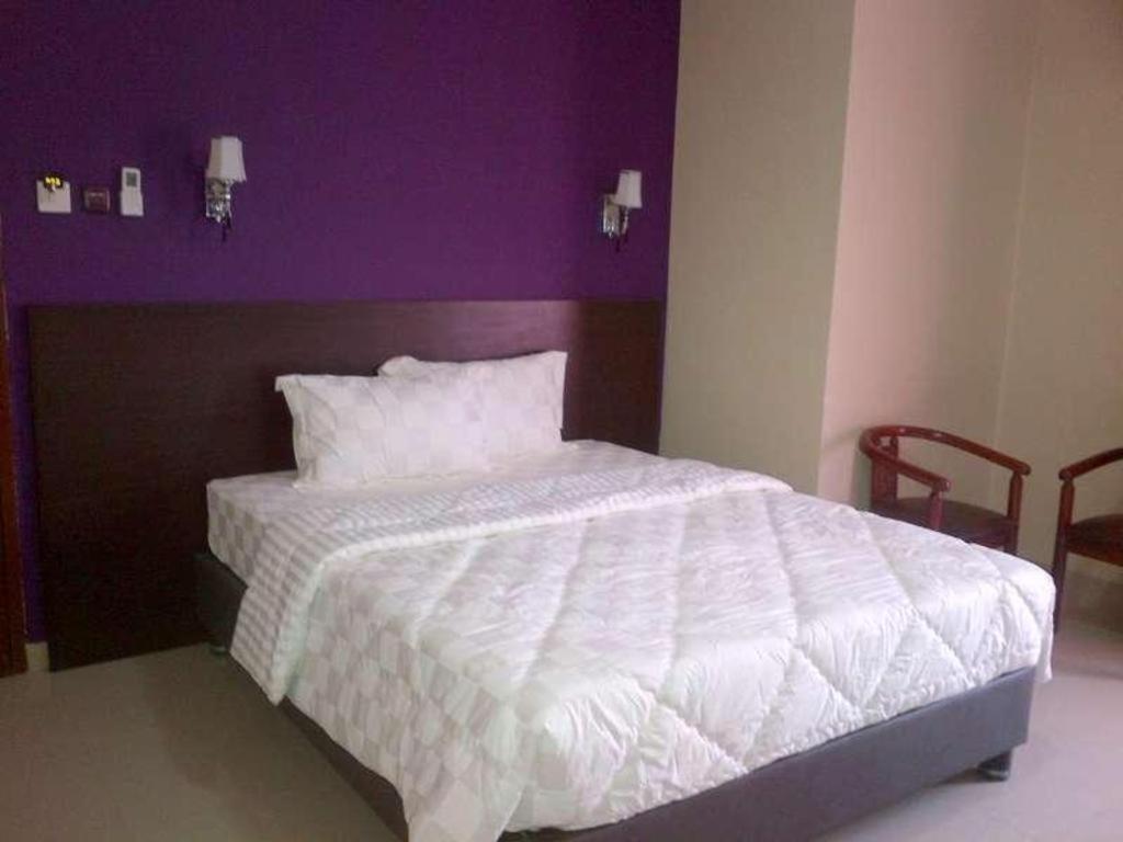 Erin Int Hotel Makassar Exterior photo