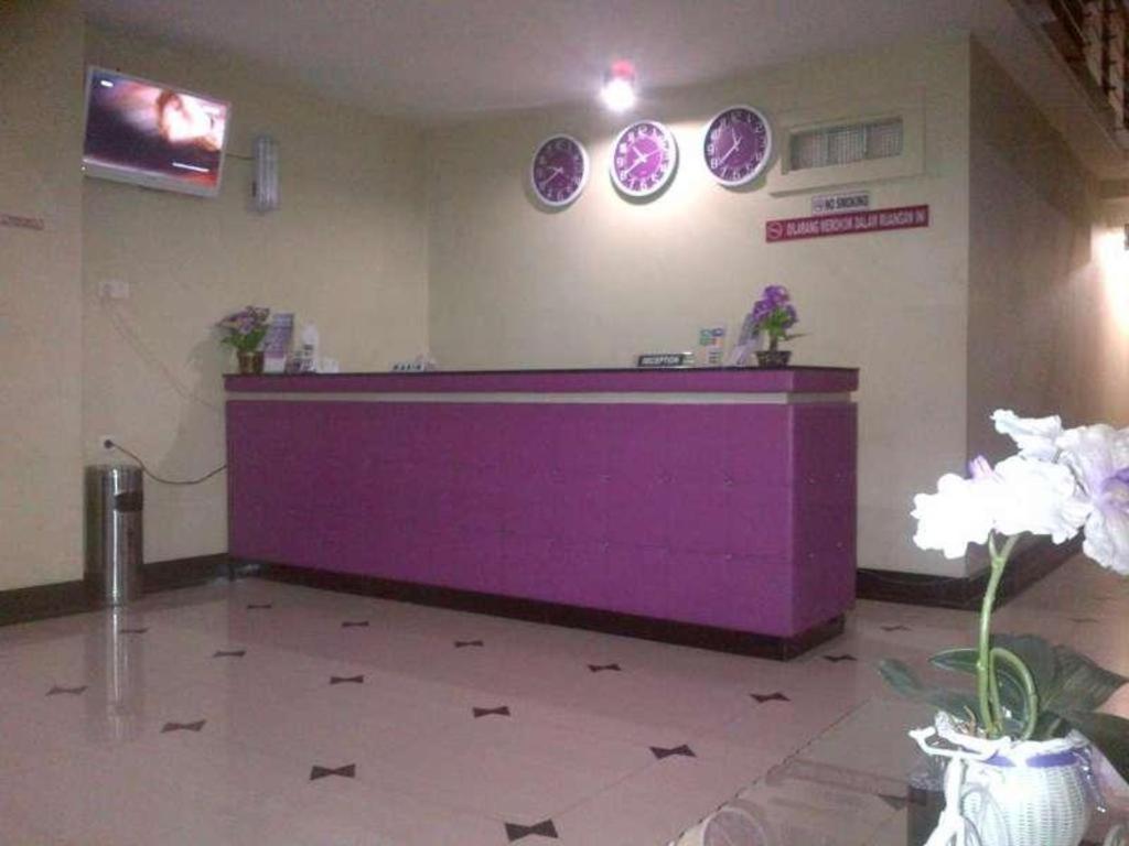 Erin Int Hotel Makassar Exterior photo